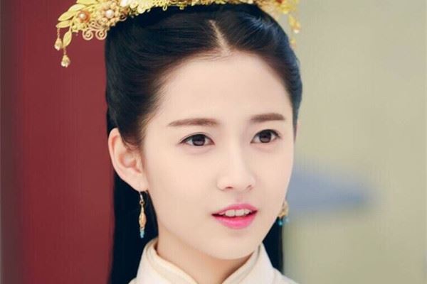 唐嫣邱泽感情经历 唐嫣和罗晋是什么时候结婚