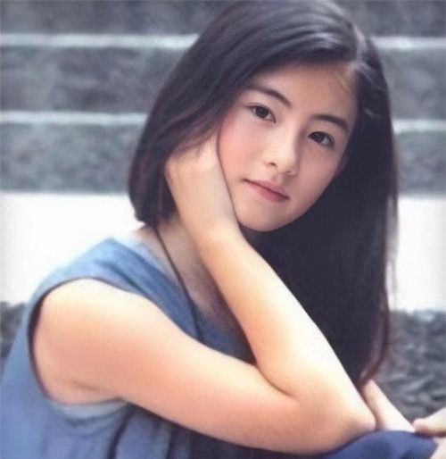 12岁时的张柏芝照片 真的冻龄美人啊