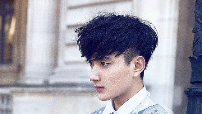 于小彤恋情疑曝光 和陈小纭亲密出行爆出