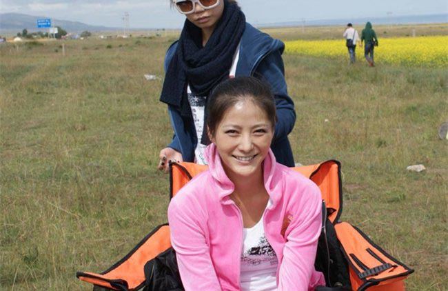 潘彦妃被经纪人潜规则 美腿和傲人的曲线被赞