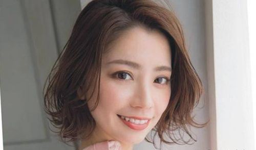 四十岁女人适合什么发型显年轻 今年最流行的发型