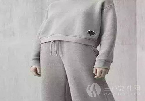 灰色裤子搭配什么颜色上衣图片女生