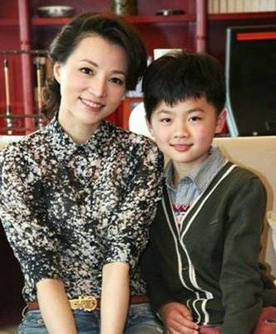 董卿老公密春雷个人资料 董卿的儿子照片