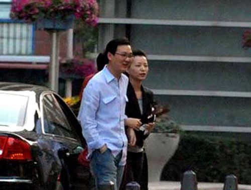 董卿老公密春雷个人资料 董卿的儿子照片