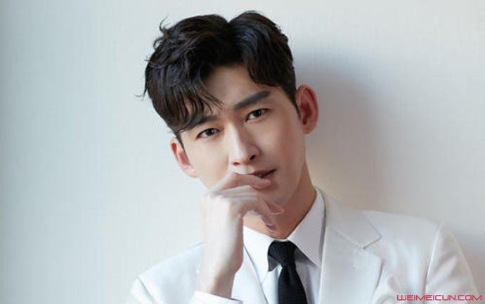 娜扎张翰疑复合 两处细节证明二人复合