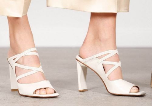 byfar鞋子价格 by far鞋子在哪里买