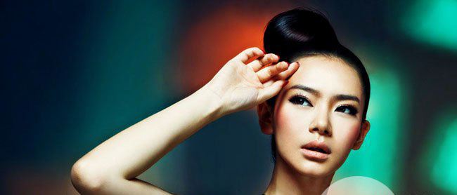 戚薇男人装高清大图 大胆出镜酥胸尽显