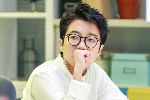 人民日报评邱晨怎么回事 奇葩说节目组真会选人