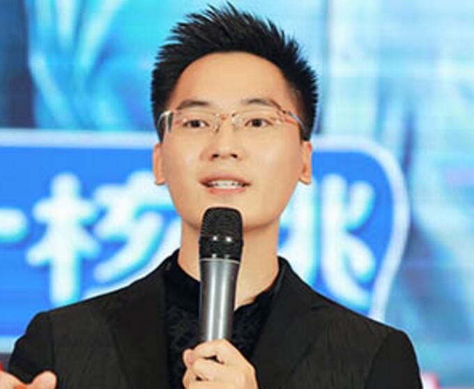 记忆大师王峰是做什么工作 被封为是“最美特工”