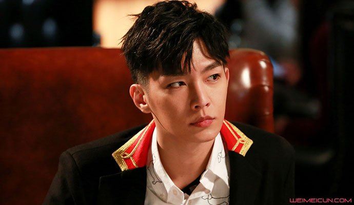 蔡贵霖与炎亚纶关系 蔡贵霖和炎亚纶舌吻照是P的