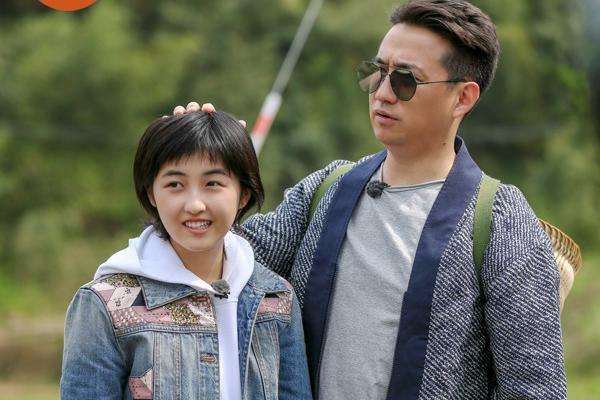 张子枫为什么叫陈赫舅舅 张子枫的家庭背景