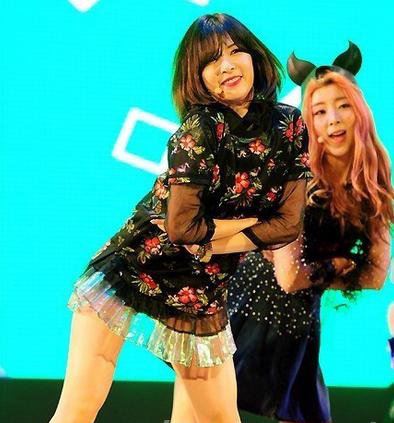 泫雅热裤舞露底裤 泫雅大尺度MV遭到禁播