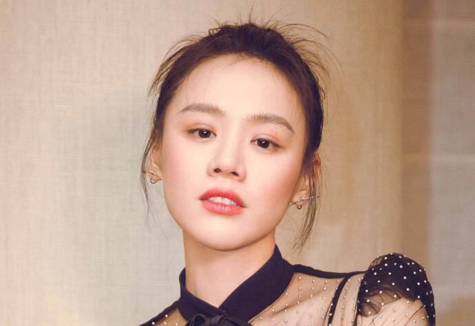 港媒曝马思纯已出国治病 曾遭校园暴力抑郁症折磨