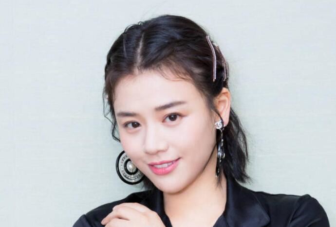 港媒曝马思纯已出国治病 曾遭校园暴力抑郁症折磨