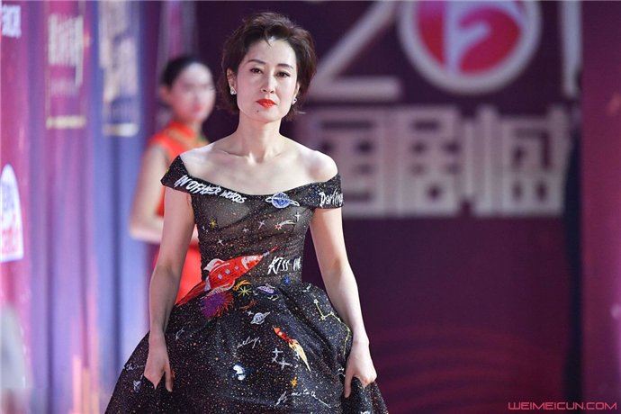 刘敏涛和李建群的图片长的像吗