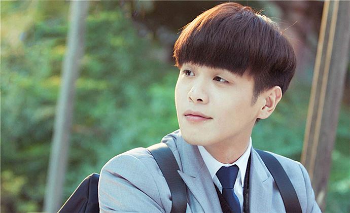 张若昀家出什么事了 张若昀原名叫什么父亲是谁