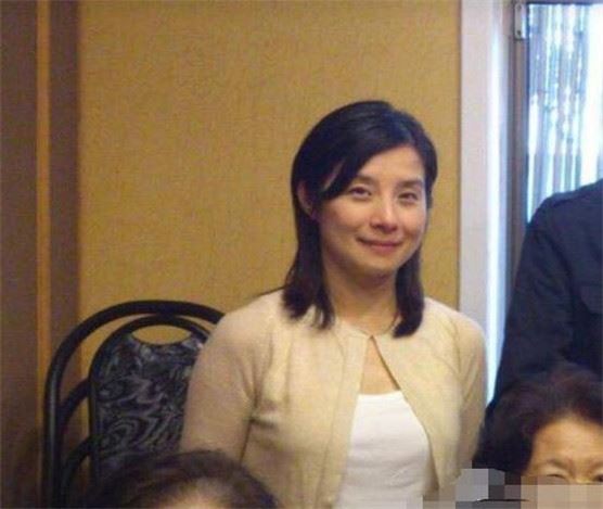 瑶女郎岳翎资料现状 岳翎的老公资料背景