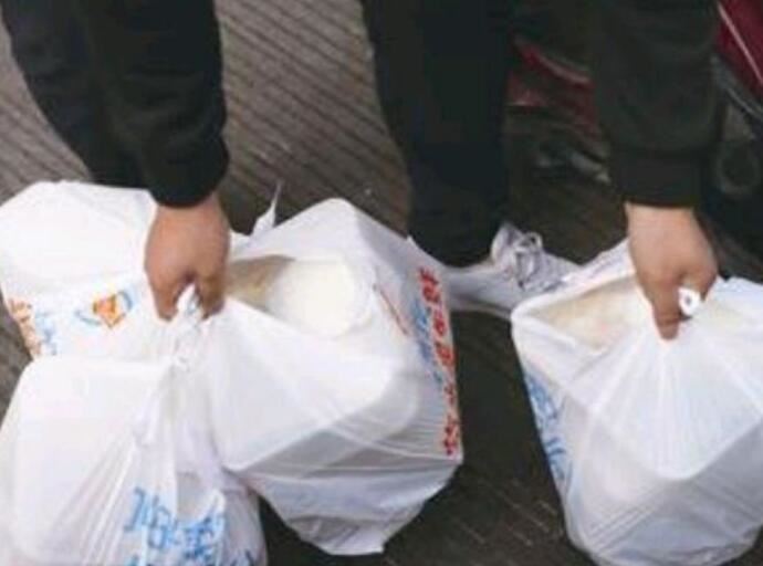 明年将禁用不可降解塑料袋 大力推广环保购物袋保护环境