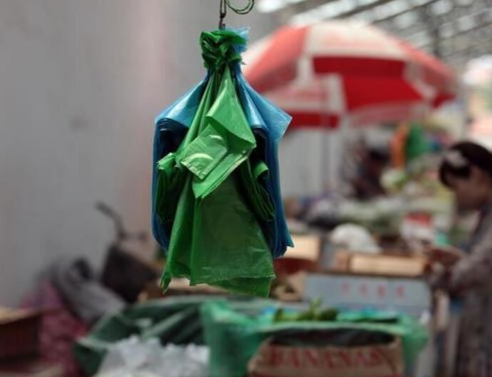 明年将禁用不可降解塑料袋 大力推广环保购物袋保护环境