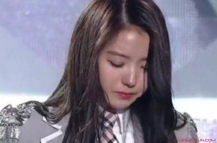 任娜英鼻子怎么回事 任娜英捏鼻子塌陷图片