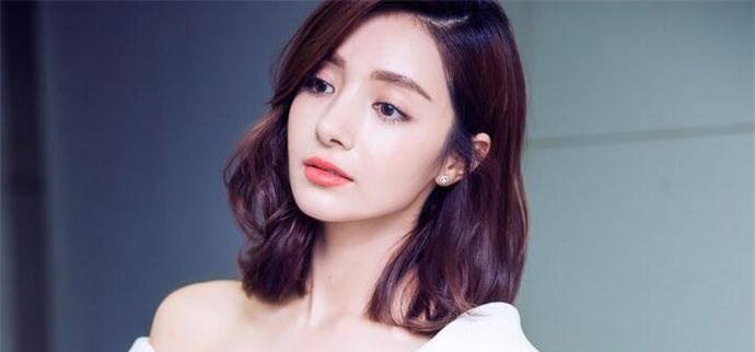 麦迪娜回应撞名 一家三口其乐融融