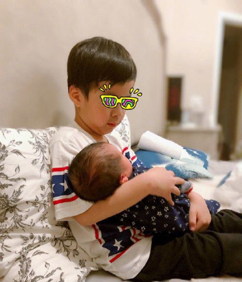 陈楚生二胎得子名字叫Aiden 陈楚生妻子罗湘晋资料