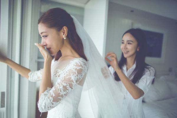 娄艺潇与邓家佳关系 邓家佳娄艺潇出柜