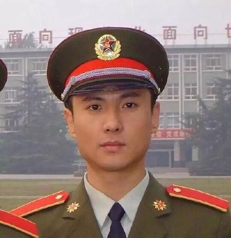 沈腾军艺校草照 沈腾年轻时帅气照片