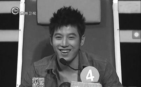 张亚凯李柏伟牵手哪一期 张亚凯李柏伟亲密照片