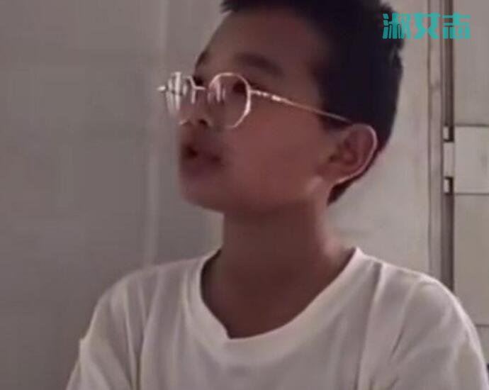 钟美美模仿志愿者 钟美美表演天赋惊人模仿志愿者入木三分