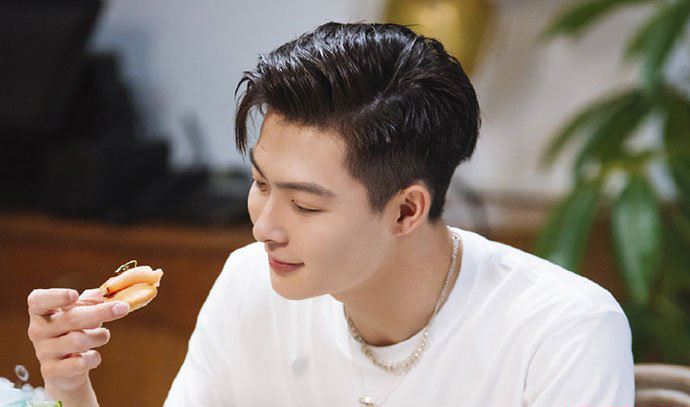 张铭恩回应公开恋情 公开恋情脱粉回答太暖了