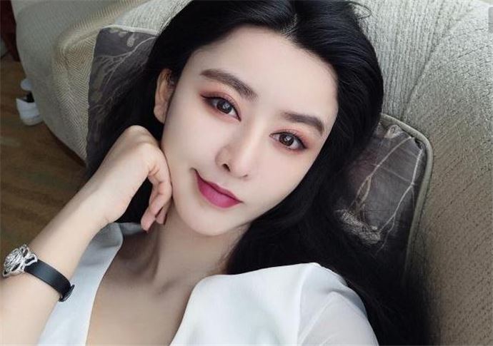 何承熹个人资料家世 范冰冰的替身长这样