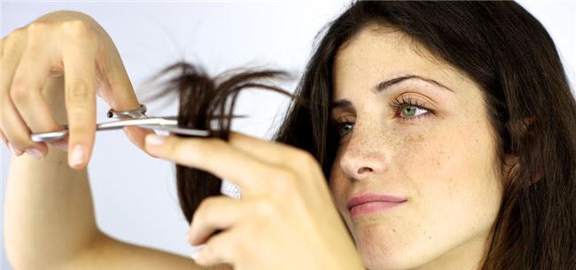 给头发打蜡会伤头发吗 好处和坏处是什么