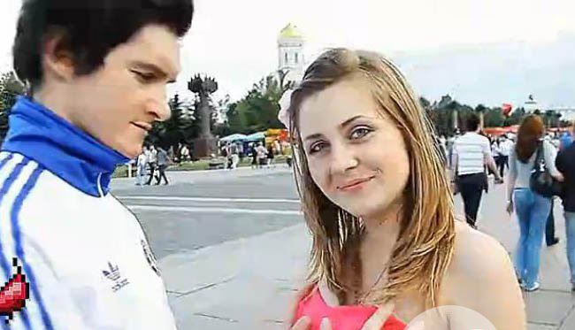 外国的奇葩摸乳事件 摸奶小哥还真是艳福不浅