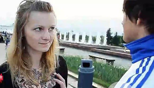 外国的奇葩摸乳事件 摸奶小哥还真是艳福不浅