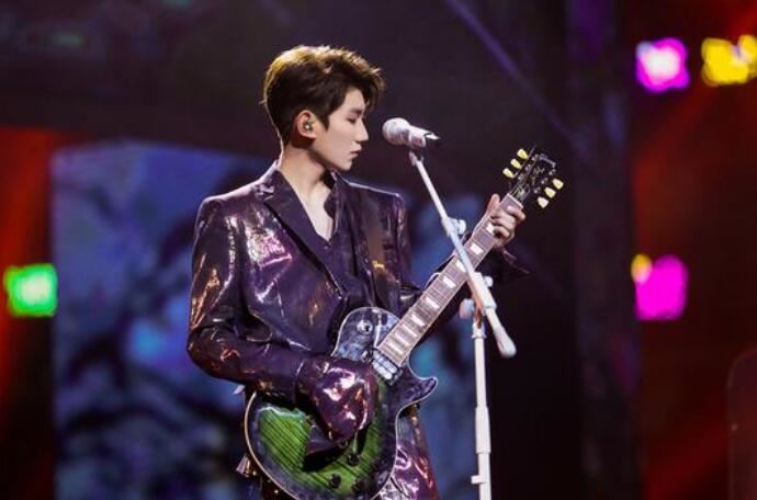 王源连拿四个奖 揭露王源拿了哪四个奖被赞有目共睹的成长