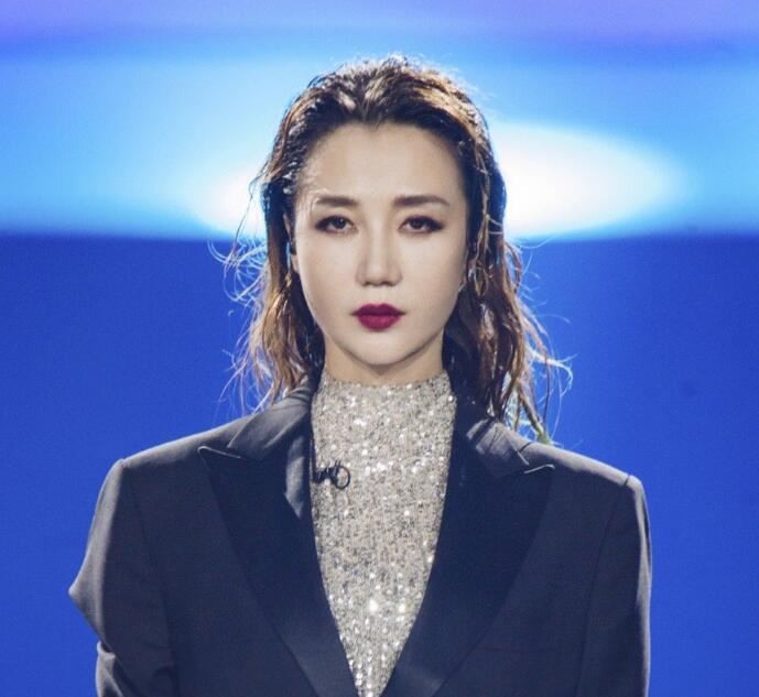 阿朵为宋小女唱歌 视频曝光网友直呼阿朵真的是人间温柔