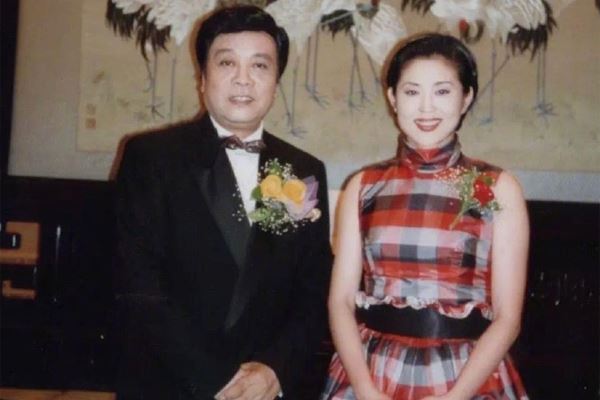 倪萍悼念赵忠祥说了什么 我想你舍不得你走