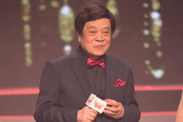 倪萍悼念赵忠祥说了什么 我想你舍不得你走