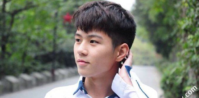 杨桐为什么人气高 杨桐家里究竟多有钱