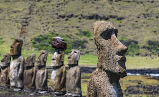 复活节岛石像之谜骗局 复活节岛石像人吃人真的吗
