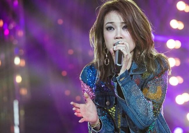 容祖儿真的夹春卷了 有着什么不为人知的隐情