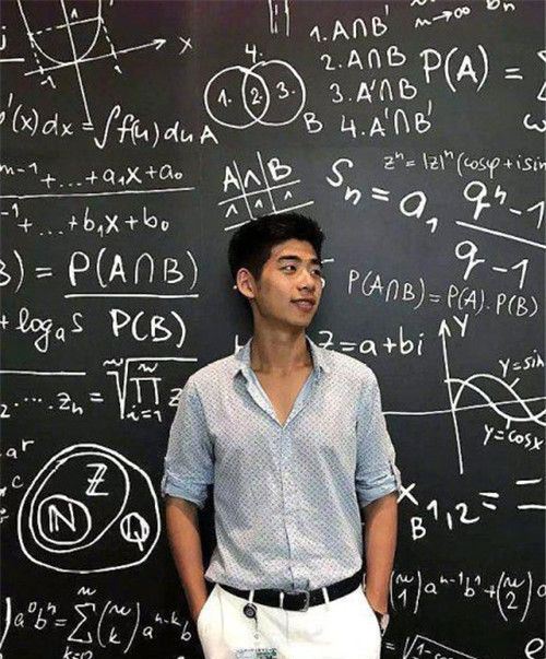  何超盈未婚夫照片 Thomas Xin辛奇隆是哈尔滨人