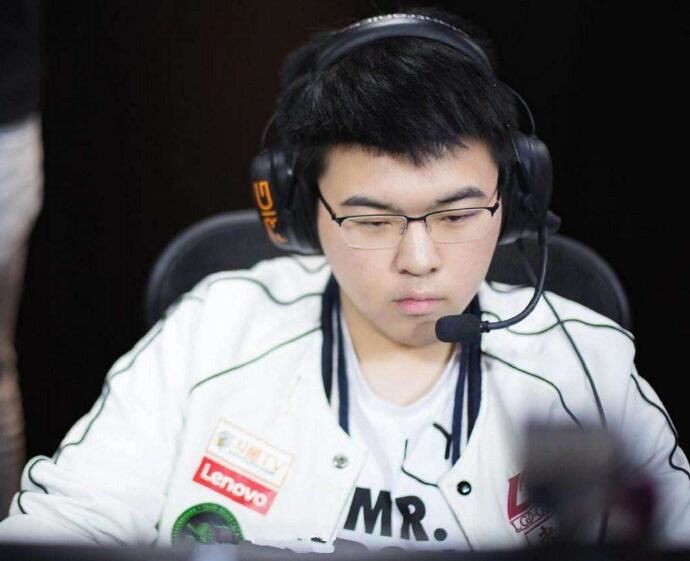 韦神结婚 韦神的老婆蜜蜂仔个人资料照片曝光超可爱