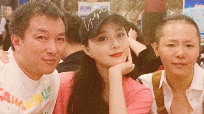 范冰冰素颜现身烤羊店 因为公益而行