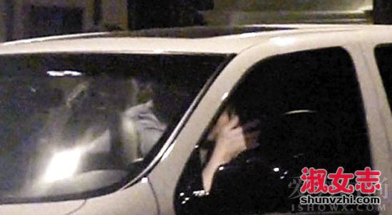 徐静蕾式亲吻法是什么 成龙徐静蕾的“激吻”事件