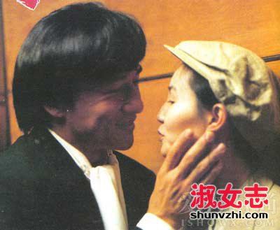 徐静蕾式亲吻法是什么 成龙徐静蕾的“激吻”事件