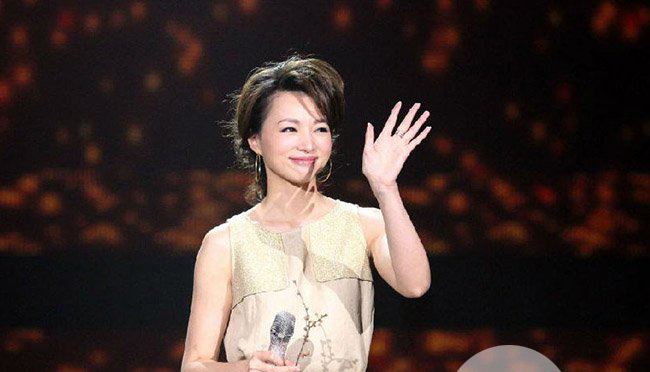 周涛董卿交恶真的吗 看看“周董”的江湖恩怨