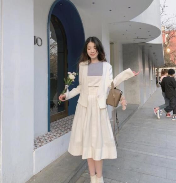 50岁女人照相姿势 中老年女人拍照姿势