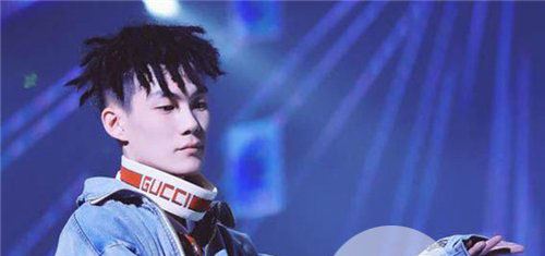 红花会贝贝为什么剁手指 情绪失控血腥的场面震惊